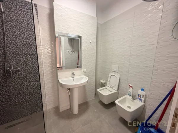 Tirane, jepet me qera apartament 2+1 Kati 4, 117 m² 800 € (zogu zi)