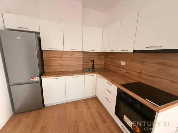 Tirane, jepet me qera apartament 2+1 Kati 4, 117 m² 800 € (zogu zi)