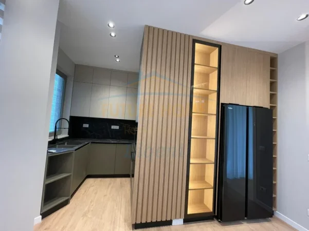 Tirane, jepet me qera Vile 3 Katshe , 359 m² 5.600 € (Liqeni i Thate)