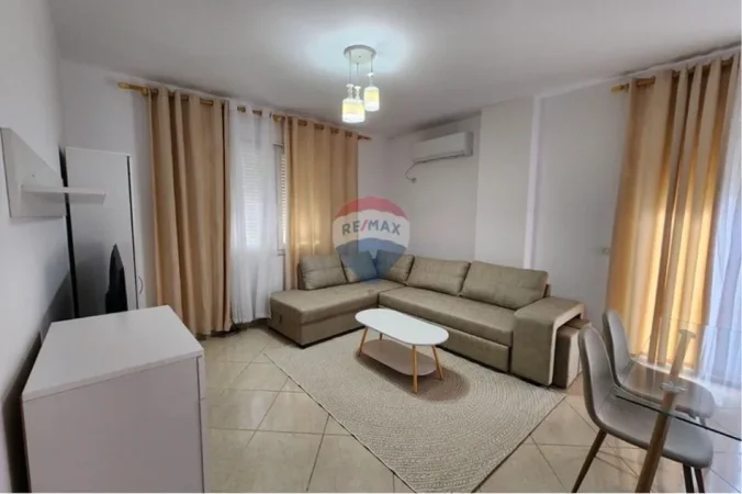 Tirane, jepet me qera apartament , 70 m² 600 € 
