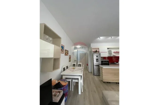 Tirane, jepet me qera apartament , 70 m² 600 € 