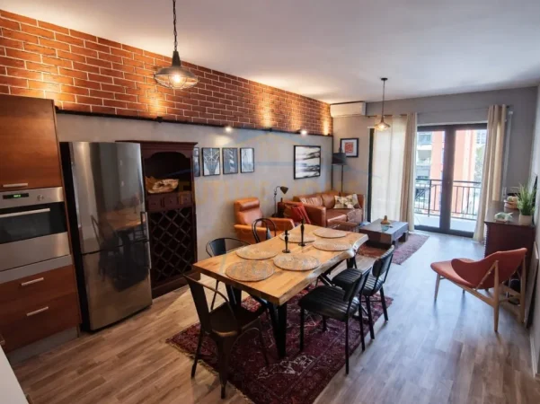 Shqiperi, shitet apartament 2+1+Ballkon Kati 3, 110 m² 250.000 € (Unaza e Re)