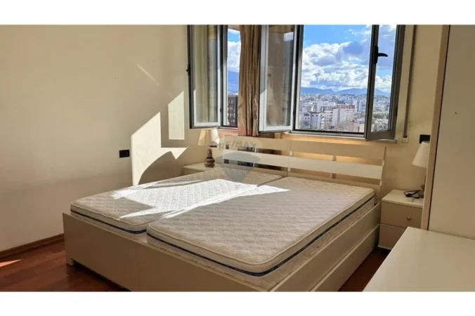 Tirane, jepet me qera apartament , 60 m² 700 € 