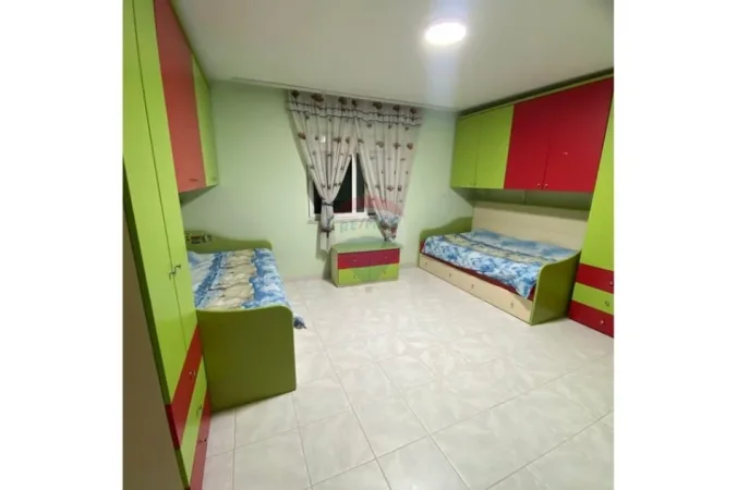 Tirane, jepet me qera apartament , 120 m² 750 € 