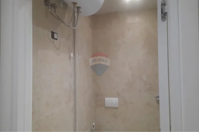 Tirane, jepet me qera zyre , 59 m² 1.000 € 