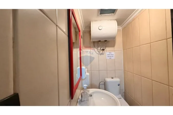 Tirane, jepet me qera zyre , 116 m² 1.450 € 