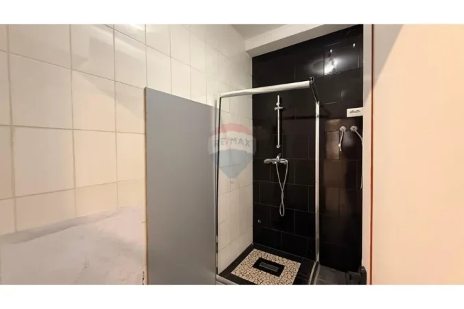 Tirane, jepet me qera zyre , 116 m² 1.450 € 