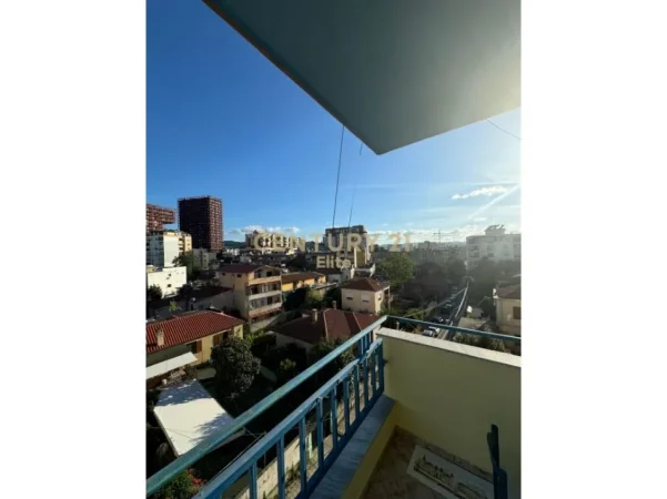 Tirane, jepet me qera apartament 1+1+Ballkon Kati 6, 70 m² 480 € (zogu zi)