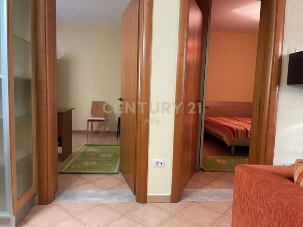 Tirane, jepet me qera apartament 2+1 Kati 2, 80 m² 650 € (him kolli)