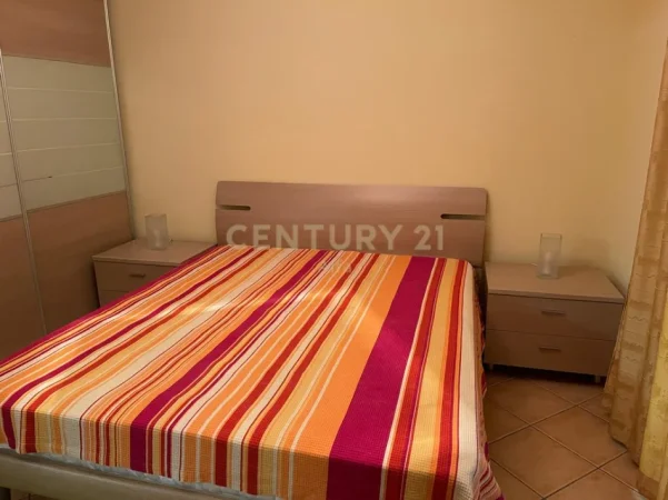 Tirane, jepet me qera apartament 2+1 Kati 2, 80 m² 650 € (him kolli)