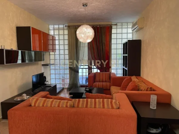 Tirane, jepet me qera apartament 2+1 Kati 2, 80 m² 650 € (him kolli)