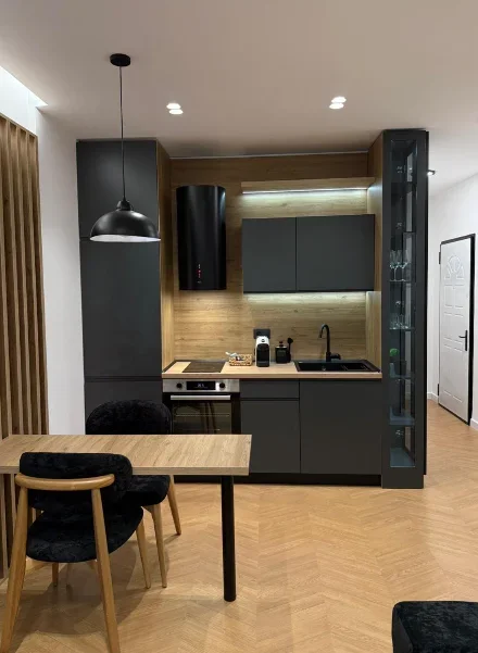 Tirane, jepet me qera apartament 1+1 Kati 2, 75 m² 850 € (Kopshti Zoologjik)