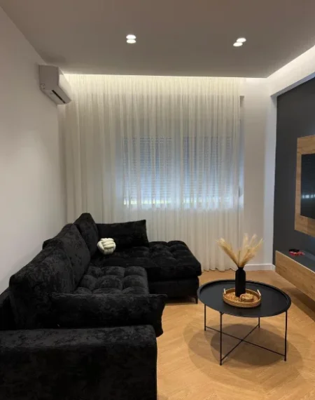 Tirane, jepet me qera apartament 1+1 Kati 2, 75 m² 850 € (Kopshti Zoologjik)