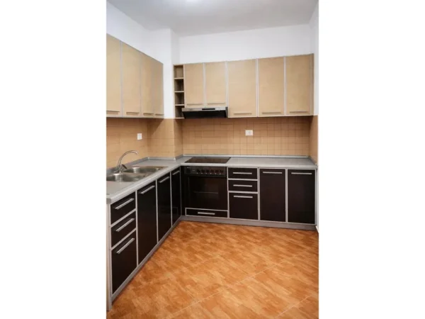 Tirane, jap me qera apartament 1+1 Kati 4, 68 m² 400 € (astir)