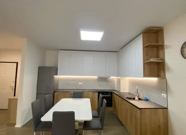 Tirane, jepet me qera apartament 3+1 Kati 6, 130 m² 780 € (Rruga e Dafinave)