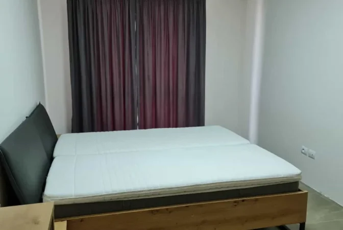 Tirane, jepet me qera apartament 3+1 Kati 6, 130 m² 780 € (Rruga e Dafinave)