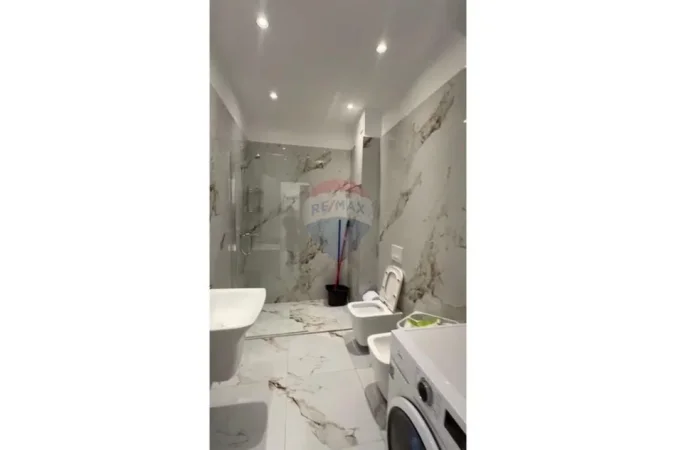 Tirane, jepet me qera apartament 1+1+Ballkon Kati 3, 65 m² 400 € (Paskuqan)