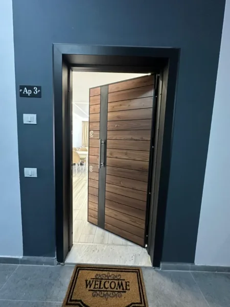 Tirane, jepet me qera apartament 1+1+Ballkon Kati 3, 65 m² 400 € (Paskuqan)