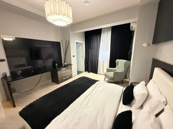 Tirane, jepet me qera apartament 2+1 Kati 8, 96 m² 950 € (Bllok, rruga Vaso Pasha)