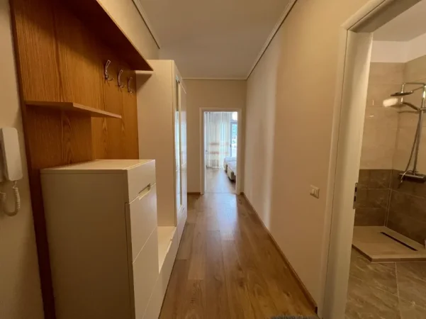 Vlore - Lungomare, jepet me qera apartament 2+1 Kati 6, 86 m² 650 € (Rruga Dhimitër Konomi, Vlore)