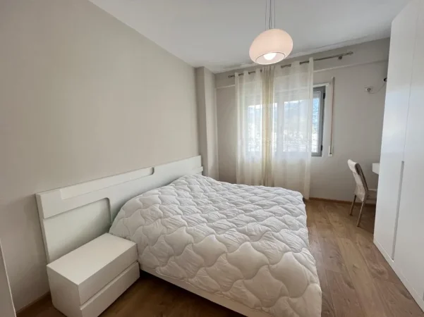 Vlore - Lungomare, jepet me qera apartament 2+1 Kati 6, 86 m² 650 € (Rruga Dhimitër Konomi, Vlore)
