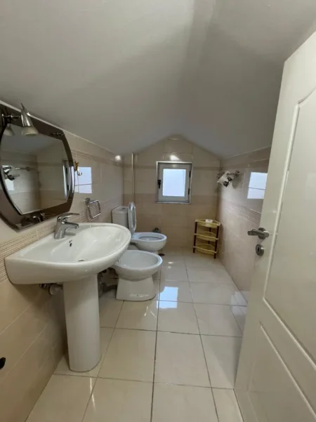 Tirane, shitet apartament duplex Dublex Kati 4, 92 m² 159.000 € 