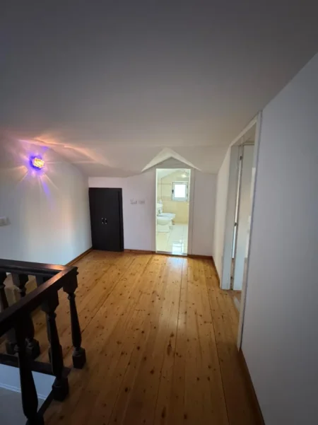 Tirane, shitet apartament duplex Dublex Kati 4, 92 m² 159.000 € 