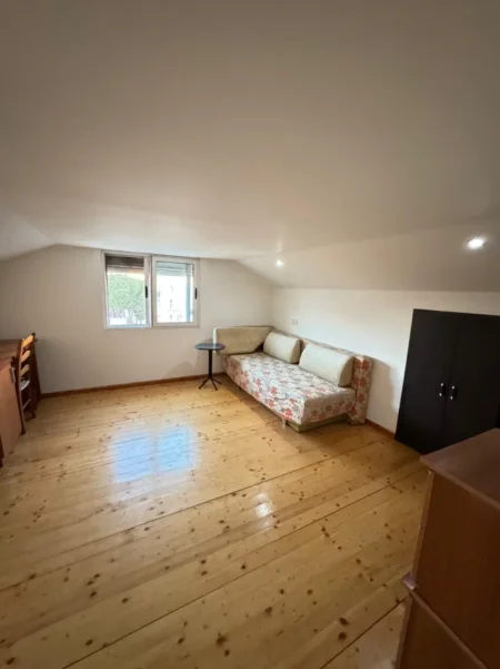 Tirane, shitet apartament duplex Dublex Kati 4, 92 m² 159.000 € 