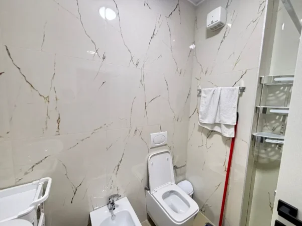 Tirane, jepet me qera apartament 1+1 Kati 5, 80 m² 720 € (Rruga Dervish Hekali)