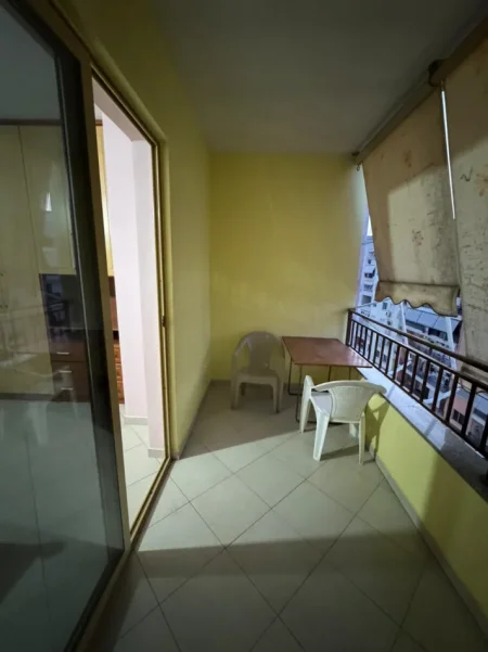 Tirane, jepet me qera apartament 2+1+Ballkon Kati 6, 80 m² 400 € (Astir)