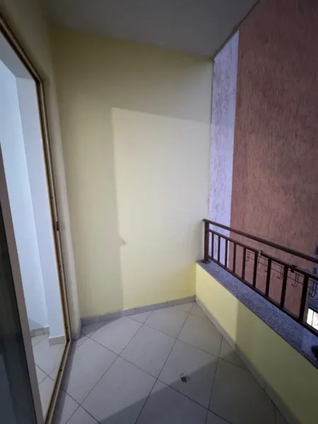 Tirane, jepet me qera apartament 2+1+Ballkon Kati 6, 80 m² 400 € (Astir)