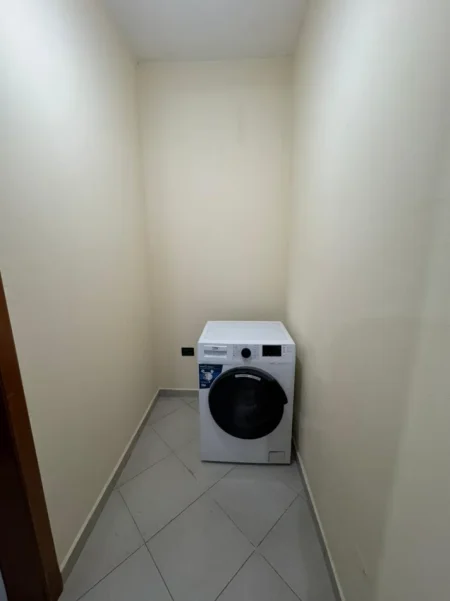 Tirane, jepet me qera apartament 2+1+Ballkon Kati 6, 80 m² 400 € (Astir)