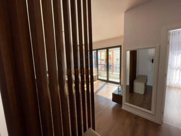 jepet me qera apartament Kati 5, 68 m² 700 € (Rruga Jordan Misja)