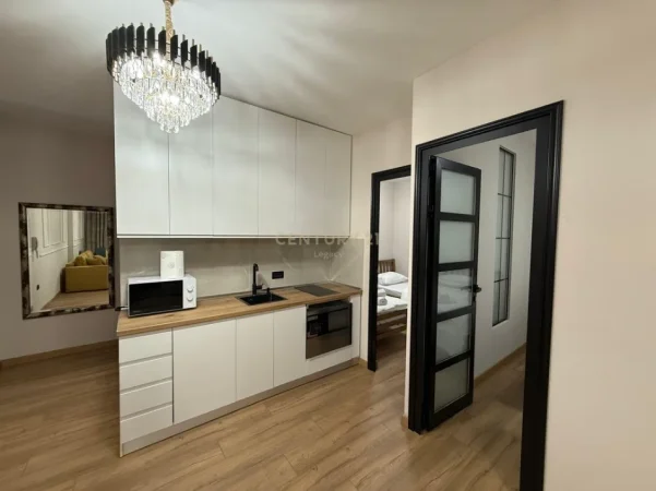 Tirane, jepet me qera apartament 2+1 , 66 m² 850 € (rruga e kavajes)