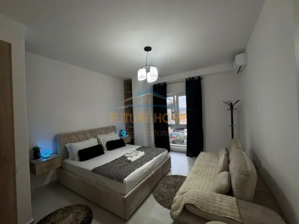 Tirane, jepet me qera apartament 1+1 Kati 4, 80 m² 700 € (Zogu i Zi)