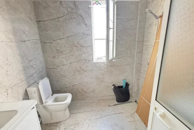 Tirane, jepet me qera apartament 2+1 Kati 2, 90 m² 550 € (Rruga Njazi Meka)