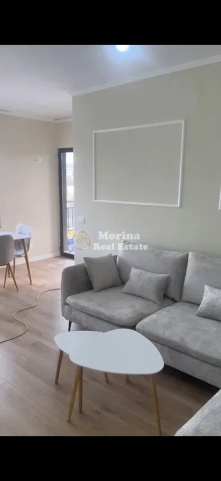 Tirane, jepet me qera apartament 1+1 Kati 3, 73 m² 400 € (Casa Italia)