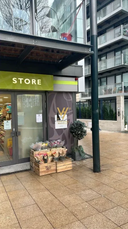 Vlore, jepet me qera dyqan Kati 0, 60 m² 2.000 € (VLORE)