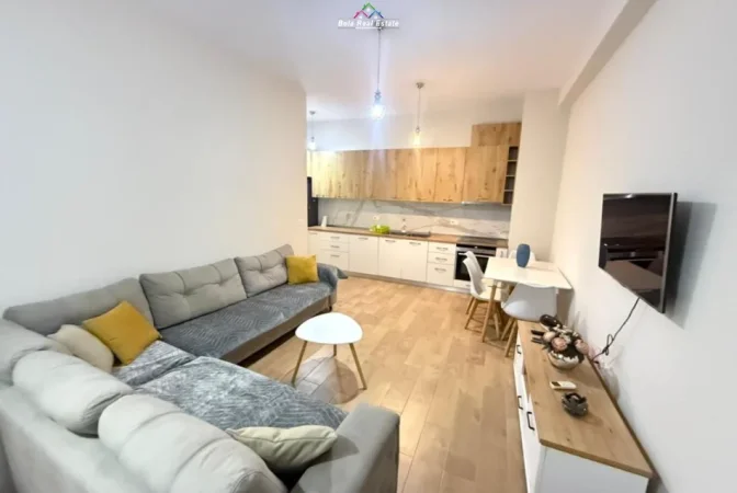 Tirane, jepet me qera apartament 1+1 Kati 7, 72 m² 676 € (Rruga Riza Cerova)