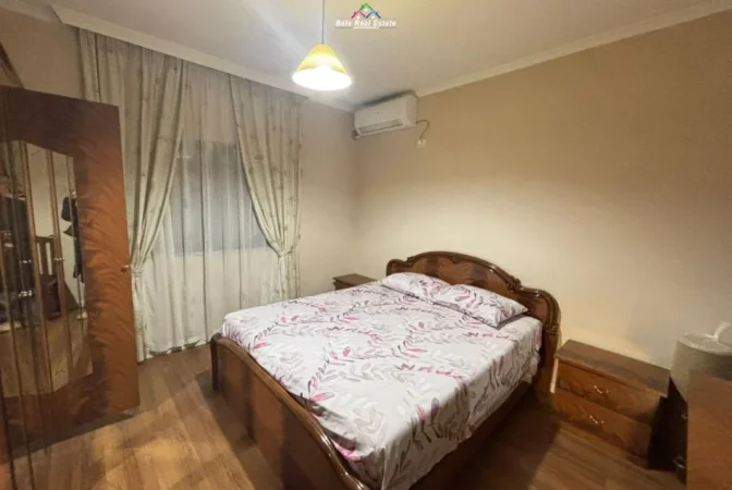 Tirane, jepet me qera apartament 1+1 Kati 3, 60 m² 520 € (Komuna e parisit)