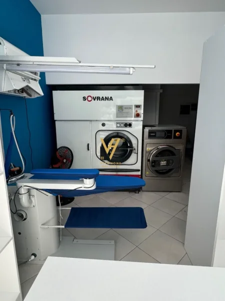 Tirane, jepet me qera ambjent biznesi pastrim kimik, Kati 0, 40 m² 1.000 € (YZBERISHT)