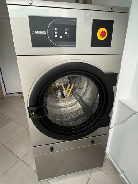 Tirane, jepet me qera ambjent biznesi pastrim kimik, Kati 0, 40 m² 1.000 € (YZBERISHT)