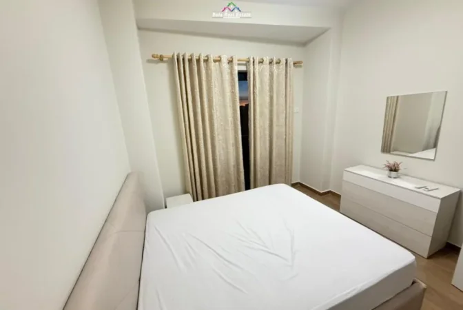 Tirane, jepet me qera apartament 1+1 Kati 7, 72 m² 676 € (Shkolla e Kuqe)