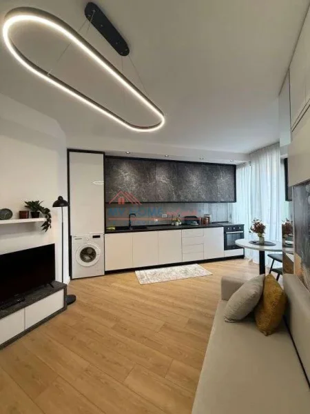 Tirane, shitet garsonier 1+1 Kati 4, 35 m² 83.000 € (Kristal center)