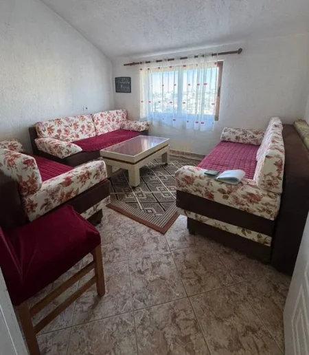 Tirane, jepet me qera apartament 3+1 Kati 7, 91 m² 450 € (laprake)