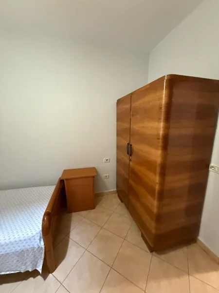 Tirane, jepet me qera apartament 2+1 Kati 6, 70 m² 450 € 