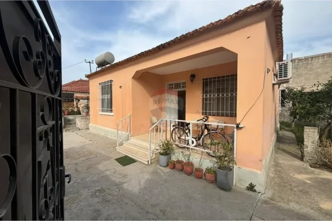 Vlore, jepet me qera shtepi 2+1+Aneks Kati 1, 86 m² 400 € (Pran Shkolles Halim Xhelo)