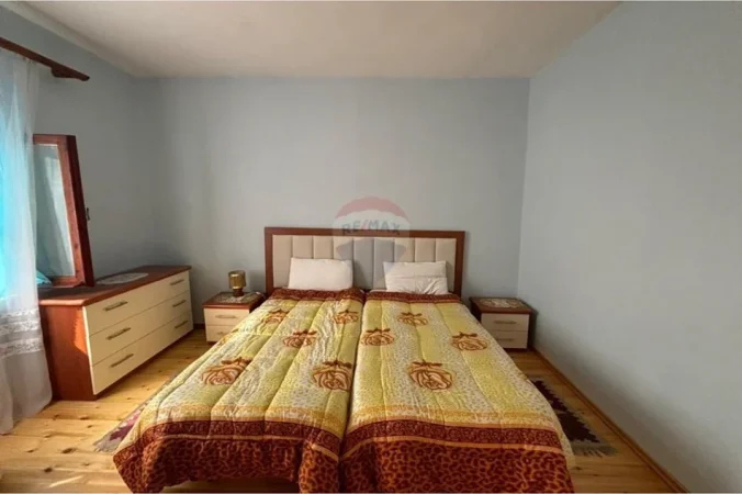 Vlore, jepet me qera shtepi 2+1+Aneks Kati 1, 86 m² 400 € (Pran Shkolles Halim Xhelo)