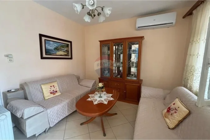 Vlore, jepet me qera shtepi 2+1+Aneks Kati 1, 86 m² 400 € (Pran Shkolles Halim Xhelo)