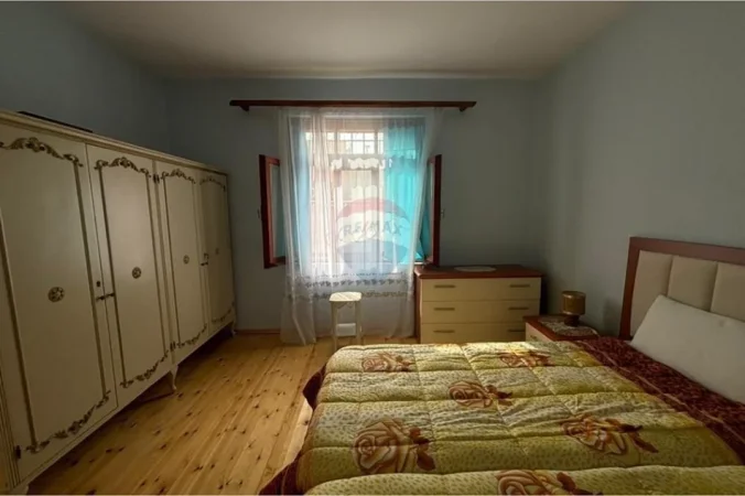 Vlore, jepet me qera shtepi 2+1+Aneks Kati 1, 86 m² 400 € (Pran Shkolles Halim Xhelo)